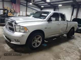 2009 Dodge 1500 ST с VIN 1D3HB18T89S780694, выставлен на аукционе Copart как лот 82436214 с пробегом 152 727 миль миль и Списание • Salvage title. История ставок и продаж доступна на DreamBid. Изображение 1.