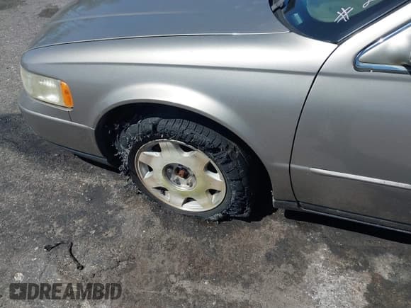 ✅ 2001 Cadillac Seville Luxury SLS • VIN: 1G6KS54Y71U206896 • Lot: 41875053. Wystawiony na IAAI z przebiegiem 143 471 mil. Bezpłatny archiwum sprzedaży aukcyjnych z USA i szczegółowy raport historii pojazdu na DreamBid. Zdjęcie 12.