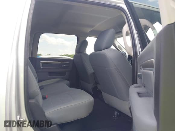 ✅ 2018 Ram 2500 SLT • VIN: 3C6UR5DL2JG300734 • Lot: 42277603. Listed on IAAI with 74,923 mi. Free auction sales archive from the USA and detailed vehicle history report at DreamBid. Image 8.