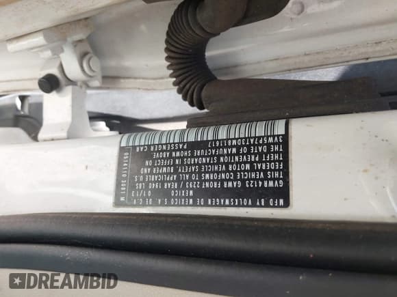 ✅ 2013 Volkswagen Beetle 2.5L • VIN: 3VW5P7AT3DM811617 • Lot: 42055769. Listed on IAAI with 93,810 mi. Free auction sales archive from the USA and detailed vehicle history report at DreamBid. Image 9.