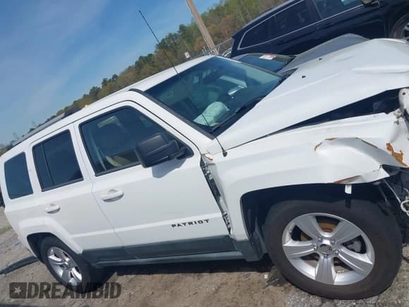✅ 2011 Jeep Patriot Latitude X • VIN: 1J4NT4GB9BD284939 • Lot: 41898626. Wystawiony na IAAI z przebiegiem 133 344 mil. Bezpłatny archiwum sprzedaży aukcyjnych z USA i szczegółowy raport historii pojazdu na DreamBid. Zdjęcie 14.