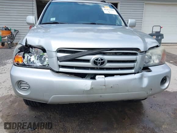 2006 Toyota Highlander z VIN JTEGD21AX60139594, wystawiony jako IAAI lot #42473393 z przebiegiem 210 409 mil mil oraz . Historia ofert i sprzedaży dostępna na DreamBid. Obrazek 6.