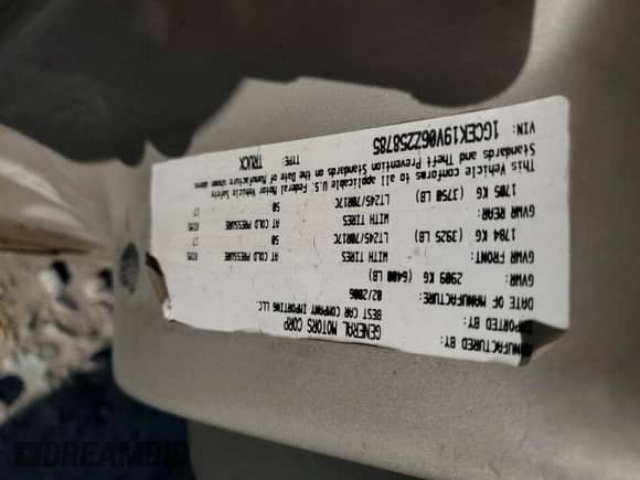 2006 Chevrolet Silverado 1500 LS z VIN 1GCEK19V06Z258785, wystawiony jako Copart lot #79352154 z przebiegiem 182 554 mil mil oraz Czysty tytuł • Clean title. Historia ofert i sprzedaży dostępna na DreamBid. Obrazek 12.