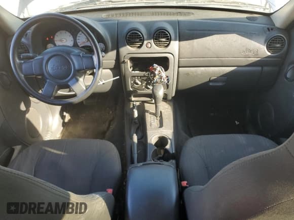 ✅ 2003 Jeep Liberty Sport • VIN: 1J4GL48K83W732813 • Lot: 82518085. Wystawiony na Copart z przebiegiem 164 361 mil. Bezpłatny archiwum sprzedaży aukcyjnych z USA i szczegółowy raport historii pojazdu na DreamBid. Zdjęcie 8.