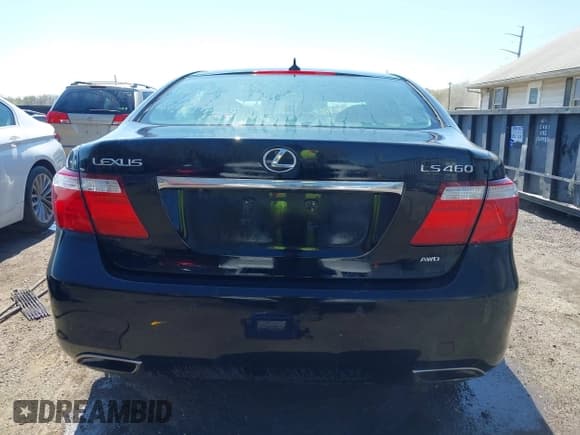 ✅ 2009 Lexus LS 460 • VIN: JTHCL46FX95004000 • Lot: 41994865. Listed on IAAI with 178,807 mi. Free auction sales archive from the USA and detailed vehicle history report at DreamBid. Image 16.