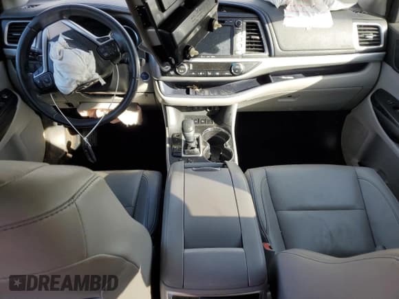 ✅ 2017 Toyota Highlander Hybrid XLE • VIN: 5TDJGRFH9HS031676 • Lot: 43120525. Listed on Copart with Not provided. Free auction sales archive from the USA and detailed vehicle history report at DreamBid. Image 8.