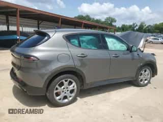 2024 Dodge Hornet R/T z VIN ZACPDFCW6R3A29068, wystawiony jako Copart lot #61591825 z przebiegiem Nie podano mil oraz Nie do naprawy • Non repairable. Historia ofert i sprzedaży dostępna na DreamBid. Obrazek 3.