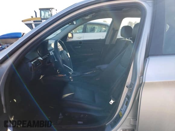 ✅ 2011 BMW 3 Series 328i xDrive • VIN: WBAPK5G56BNN26112 • Lot: 82396375. Wystawiony na Copart z przebiegiem 152 894 mil. Bezpłatny archiwum sprzedaży aukcyjnych z USA i szczegółowy raport historii pojazdu na DreamBid. Zdjęcie 7.