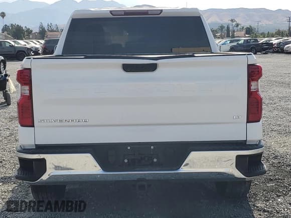 ✅ 2022 Chevrolet Silverado 1500 LT • VIN: 2GCUDDED3N1512713 • Лот: 70061715. Опубликован ранее на Copart с пробегом Не указан. Бесплатный доступ к архиву аукционных продаж из США и подробный отчёт об истории автомобиля на DreamBid. Изображение 6.