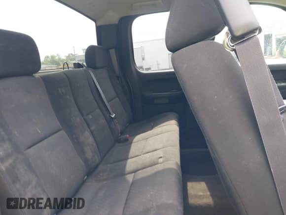 ✅ 2011 Chevrolet Silverado 1500 LS • VIN: 1GCRKREA0BZ168694 • Lot: 42818631. Wystawiony na IAAI z przebiegiem 405 702 mil mil. Skorzystaj z bezpłatnego archiwum sprzedaży aukcyjnych z USA i zobacz szczegółowy raport historii pojazdu na DreamBid. Zdjęcie 8.