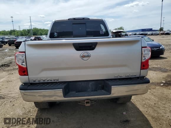 ✅ 2017 Nissan Titan SV • VIN: 1N6AA1EJ0HN541246 • Lot: 57471925. Listed on Copart with 128,809 mi. Free auction sales archive from the USA and detailed vehicle history report at DreamBid. Image 6.