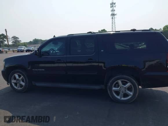 2014 Chevrolet Suburban LT z VIN 1GNSKJE72ER100836, wystawiony jako IAAI lot #42378709 z przebiegiem 365 946 mil mil oraz . Historia ofert i sprzedaży dostępna na DreamBid. Obrazek 14.