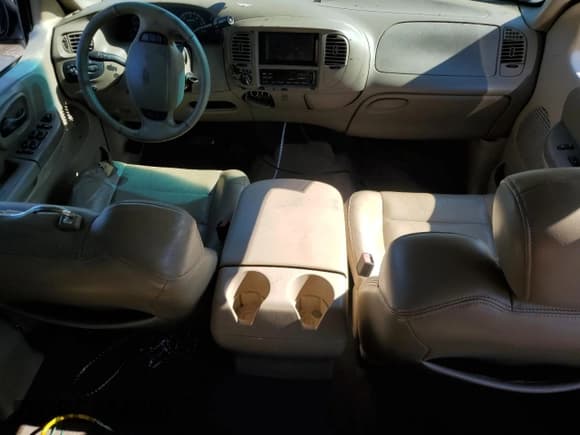 ✅ 2002 Ford F-150 XLT • VIN: 1FTRW08L22KC14175 • Lot: 70637895. Listed on Copart with Not provided. Free auction sales archive from the USA and detailed vehicle history report at DreamBid. Image 8.