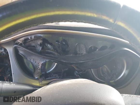 ✅ 2019 Dodge Challenger SXT • VIN: 2C3CDZAG4KH525230 • Lot: 43589020. Wystawiony na IAAI z przebiegiem Nie podano. Bezpłatny archiwum sprzedaży aukcyjnych z USA i szczegółowy raport historii pojazdu na DreamBid. Zdjęcie 7.