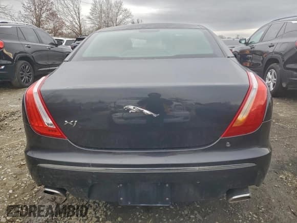 ✅ 2011 Jaguar XJ • VIN: SAJWA1CB7BLV10116 • Лот: 95182745. Опубликован ранее на Copart с пробегом Не указан. Бесплатный доступ к архиву аукционных продаж из США и подробный отчёт об истории автомобиля на DreamBid. Изображение 6.