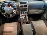 ✅ 2007 Dodge Nitro SLT • VIN: 1D8GU58K37W557144 • Lot: 90971195. Wystawiony na Copart z przebiegiem 242 538 mil. Bezpłatny archiwum sprzedaży aukcyjnych z USA i szczegółowy raport historii pojazdu na DreamBid. Zdjęcie 8.