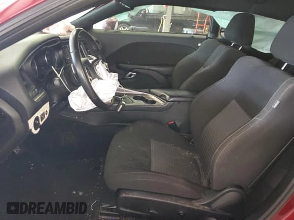 ✅ 2021 Dodge Challenger R/T • VIN: 2C3CDZBT1MH606829 • Lot: 57452594. Wystawiony na Copart z przebiegiem 62 782 mil. Bezpłatny archiwum sprzedaży aukcyjnych z USA i szczegółowy raport historii pojazdu na DreamBid. Zdjęcie 7.