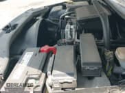 ✅ 2006 Jeep Commander • VIN: 1J8HG48K56C324296 • Lot: 42735532. Wystawiony na IAAI z przebiegiem 143 009 mil. Bezpłatny archiwum sprzedaży aukcyjnych z USA i szczegółowy raport historii pojazdu na DreamBid. Zdjęcie 14.