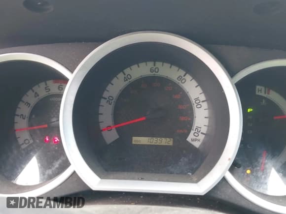 ✅ 2015 Toyota Tacoma PreRunner • VIN: 5TFJU4GN6FX070412 • Lot: 42308629. Listed on IAAI with 103,972 mi. Free auction sales archive from the USA and detailed vehicle history report at DreamBid. Image 7.