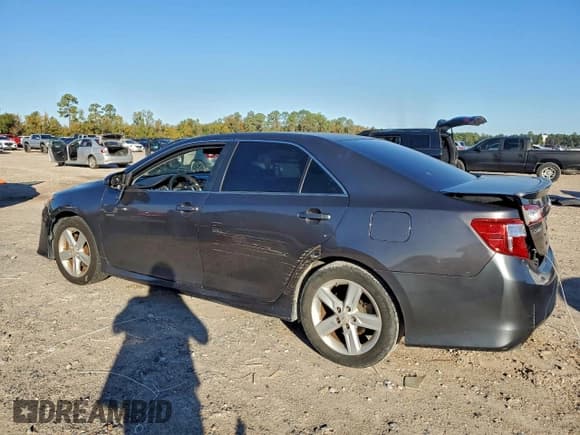 ✅ 2014 Toyota Camry SE • VIN: 4T1BF1FK6EU766395 • Лот: 94325045. Опубликован ранее на Copart с пробегом Не указан. Бесплатный доступ к архиву аукционных продаж из США и подробный отчёт об истории автомобиля на DreamBid. Изображение 2.