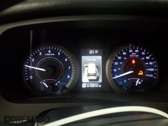 ✅ 2018 Toyota Sienna LE • VIN: 5TDKZ3DC1JS927804 • Lot: 64985125. Listed on Copart with 439,727 mi. Free auction sales archive from the USA and detailed vehicle history report at DreamBid. Image 9.