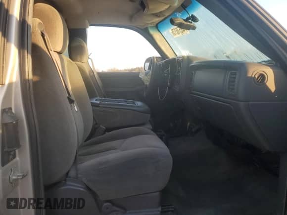 ✅ 2005 Chevrolet Silverado 1500 LS • VIN: 1GCEK19V15E228779 • Lot: 48576275. Wystawiony na Copart z przebiegiem Nie podano mil. Skorzystaj z bezpłatnego archiwum sprzedaży aukcyjnych z USA i zobacz szczegółowy raport historii pojazdu na DreamBid. Zdjęcie 7.