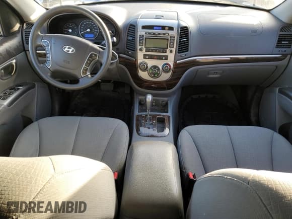 ✅ 2010 Hyundai Santa Fe • VIN: 5NMSG4AGXAH335694 • Лот: 84773645. Опубликован ранее на Copart с пробегом 201 472 миль. Бесплатный доступ к архиву аукционных продаж из США и подробный отчёт об истории автомобиля на DreamBid. Изображение 8.