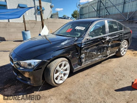 ✅ 2014 BMW 3 Series 320i xDrive • VIN: WBA3C3G53ENS67292 • Lot: 81751945. Wystawiony na Copart z przebiegiem 83 415 mil. Bezpłatny archiwum sprzedaży aukcyjnych z USA i szczegółowy raport historii pojazdu na DreamBid. Zdjęcie 1.