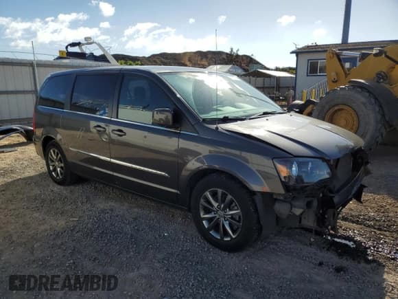 ✅ 2015 Chrysler Town & Country S • VIN: 2C4RC1HG9FR597654 • Lot: 84701374. Listed on Copart with 79,980 mi. Free auction sales archive from the USA and detailed vehicle history report at DreamBid. Image 4.