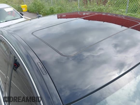 ✅ 2015 Mercedes-Benz E 350 Luxury • VIN: WDDHF8JB6FB134093 • Lot: 42830988. Wystawiony na IAAI z przebiegiem 59 634 mil. Bezpłatny archiwum sprzedaży aukcyjnych z USA i szczegółowy raport historii pojazdu na DreamBid. Zdjęcie 18.