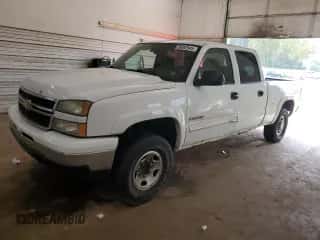 2006 Chevrolet Silverado 1500HD LT2 с VIN 1GCGC13U86F106101, выставлен на аукционе Copart как лот 80692945 с пробегом 205 377 миль миль и Чистый • Clean title. История ставок и продаж доступна на DreamBid. Изображение 1.