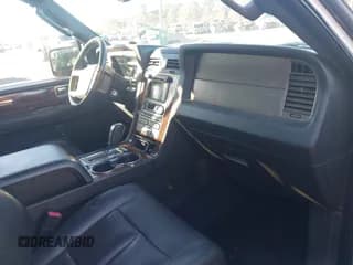 ✅ 2012 Lincoln Navigator • VIN: 5LMJJ2J55CEL07638 • Лот: 43577733. Опубликован ранее на IAAI с пробегом 104 113 миль. Бесплатный доступ к архиву аукционных продаж из США и подробный отчёт об истории автомобиля на DreamBid. Изображение 5.