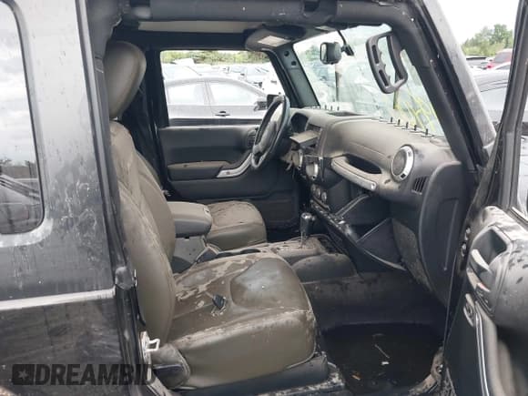 ✅ 2018 Jeep Wrangler Sahara • VIN: 1C4AJWBG4JL852964 • Lot: 42994067. Listed on IAAI with Not provided. Free auction sales archive from the USA and detailed vehicle history report at DreamBid. Image 5.