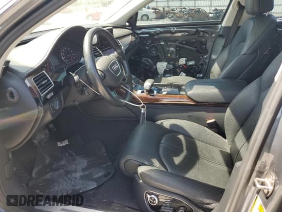 ✅ 2014 Audi A8 3.0T • VIN: WAURGAFD5EN013806 • Лот: 70556005. Опубликован ранее на Copart с пробегом 151 283 миль. Бесплатный доступ к архиву аукционных продаж из США и подробный отчёт об истории автомобиля на DreamBid. Изображение 7.