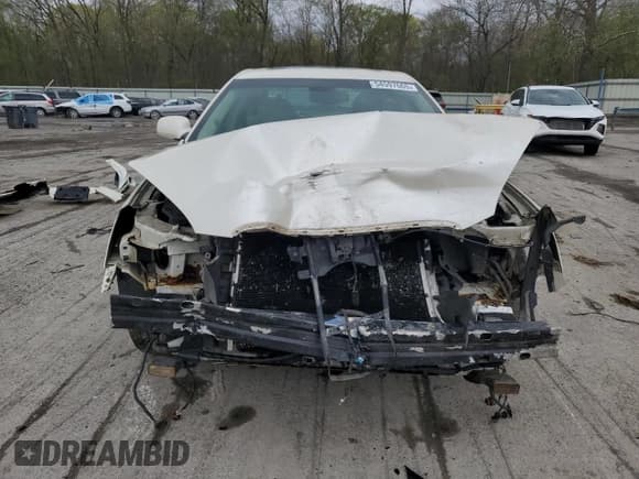 ✅ 2010 Buick Lucerne CXL Special Edition • VIN: 1G4HD5EM0AU113324 • Lot: 54597665. Listed on Copart with 211,264 mi. Free auction sales archive from the USA and detailed vehicle history report at DreamBid. Image 5.