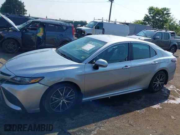 2023 Toyota Camry Hybrid SE с VIN 4T1G31AKXPU605704, выставлен на аукционе IAAI как лот 42419287 с пробегом 143 074 миль миль и . История ставок и продаж доступна на DreamBid. Изображение 14.