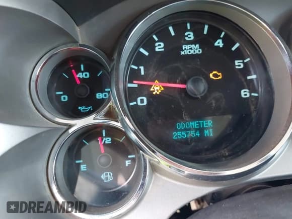 ✅ 2011 Chevrolet Silverado 2500HD Work Truck • VIN: 1GC2KVCG6BZ332676 • Lot: 43212579. Wystawiony na IAAI z przebiegiem 255 754 mil. Bezpłatny archiwum sprzedaży aukcyjnych z USA i szczegółowy raport historii pojazdu na DreamBid. Zdjęcie 16.