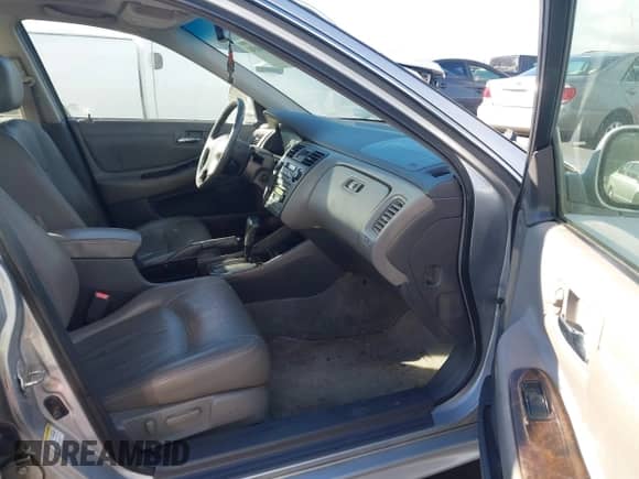 2002 Honda Accord EX с VIN 1HGCG16512A028146, выставлен на аукционе IAAI как лот 43554658 с пробегом 141 372 миль миль и . История ставок и продаж доступна на DreamBid. Изображение 5.