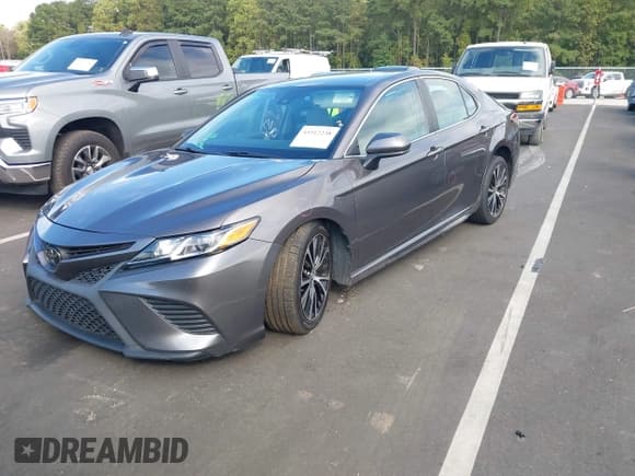 ✅ 2020 Toyota Camry SE • VIN: 4T1G11AK4LU360818 • Lot: 43312238. Wystawiony na IAAI z przebiegiem 110 724 mil. Bezpłatny archiwum sprzedaży aukcyjnych z USA i szczegółowy raport historii pojazdu na DreamBid. Zdjęcie 19.