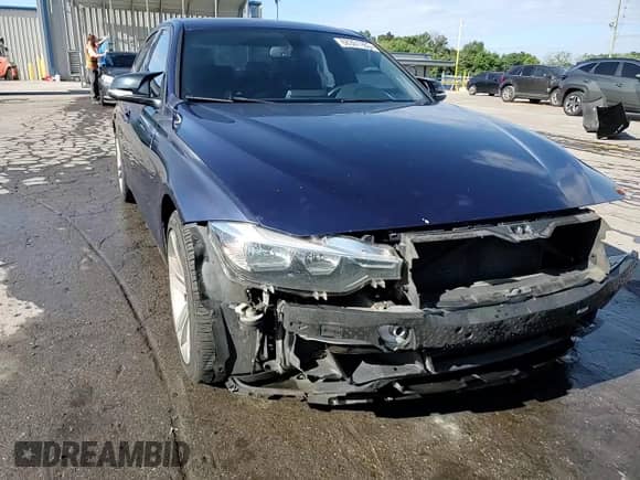 2016 BMW 3 Series z VIN WBA8E7C54GK415435, wystawiony jako Copart lot #68301985 z przebiegiem 119 006 mil mil oraz Szkoda całkowita • Salvage title. Historia ofert i sprzedaży dostępna na DreamBid. Obrazek 14.
