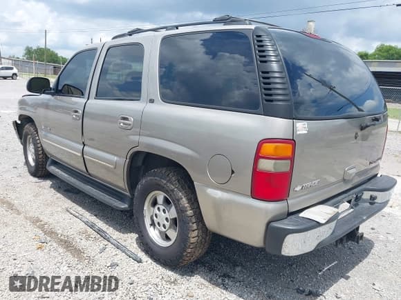 ✅ 2003 Chevrolet Tahoe LS • VIN: 1GNEC13Z93R191440 • Lot: 42627274. Listed on IAAI with 272,039 mi. Free auction sales archive from the USA and detailed vehicle history report at DreamBid. Image 3.