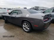 ✅ 2021 Dodge Challenger SXT • VIN: 2C3CDZGG0MH564892 • Lot: 72882962. Wystawiony na Copart z przebiegiem 14 387 mil. Bezpłatny archiwum sprzedaży aukcyjnych z USA i szczegółowy raport historii pojazdu na DreamBid. Zdjęcie 2.