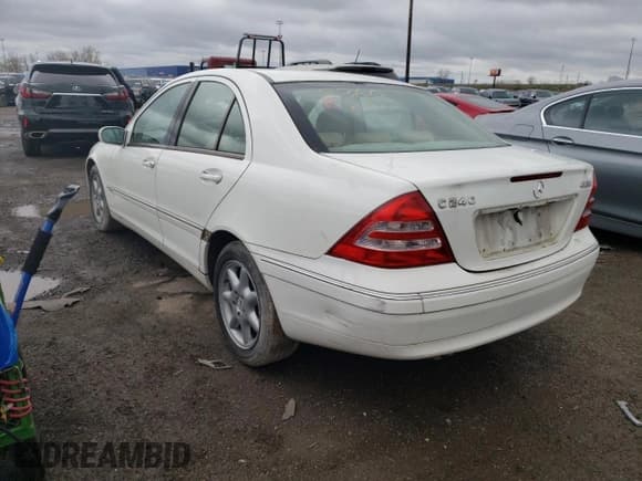 ✅ 2003 Mercedes-Benz C 240 • VIN: WDBRF81J83F372360 • Lot: 50892603. Wystawiony na Copart z przebiegiem 75 530 mil. Bezpłatny archiwum sprzedaży aukcyjnych z USA i szczegółowy raport historii pojazdu na DreamBid. Zdjęcie 2.