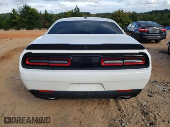 ✅ 2023 Dodge Challenger SXT • VIN: 2C3CDZAG7PH602812 • Lot: 81946245. Wystawiony na Copart z przebiegiem 19 562 mil. Bezpłatny archiwum sprzedaży aukcyjnych z USA i szczegółowy raport historii pojazdu na DreamBid. Zdjęcie 6.