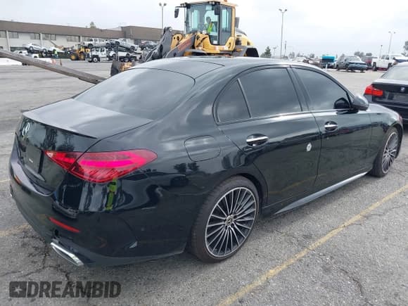 ✅ 2023 Mercedes-Benz C 300 • VIN: W1KAF4GB8PR136695 • Lot: 42115857. Listed on IAAI with 87,685 mi. Free auction sales archive from the USA and detailed vehicle history report at DreamBid. Image 4.
