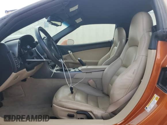 2007 Chevrolet Corvette с VIN 1G1YY36U575104576, выставлен на аукционе Copart как лот 83400544 с пробегом Не указан миль и Списание • Salvage title. История ставок и продаж доступна на DreamBid. Изображение 7.