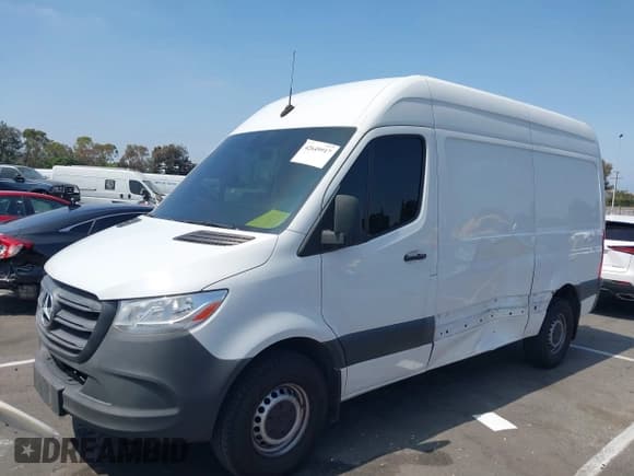 ✅ 2019 Mercedes-Benz Sprinter Cargo • VIN: WD3PF0CD8KP057708 • Lot: 42649917. Listed on IAAI with Not provided. Free auction sales archive from the USA and detailed vehicle history report at DreamBid. Image 2.