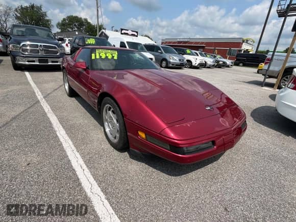 1993 Chevrolet Corvette с VIN 1G1YY23PXP5104890, выставлен на аукционе Copart как лот 42867905 с пробегом 82 698 миль миль и Чистый • Clean title. История ставок и продаж доступна на DreamBid. Изображение 1.