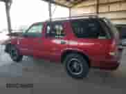 1995 Chevrolet Blazer z VIN 1GNCS13W8S2238495, wystawiony jako Copart lot #74829034 z przebiegiem 199 884 mil mil oraz Szkoda całkowita • Salvage title. Historia ofert i sprzedaży dostępna na DreamBid. Obrazek 2.