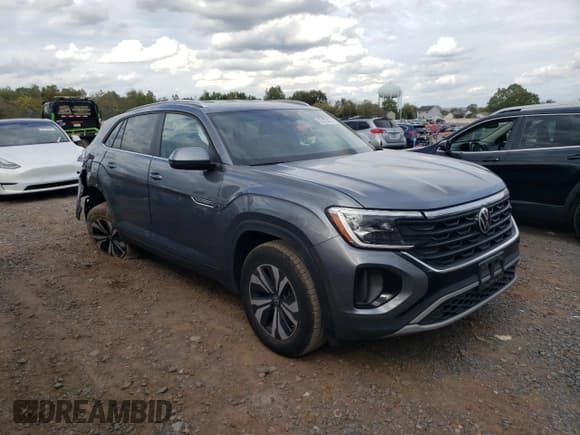 ✅ 2024 Volkswagen Atlas SE • VIN: 1V2LE2CA8RC243404 • Lot: 82175435. Listed on Copart with 13,617 mi. Free auction sales archive from the USA and detailed vehicle history report at DreamBid. Image 4.